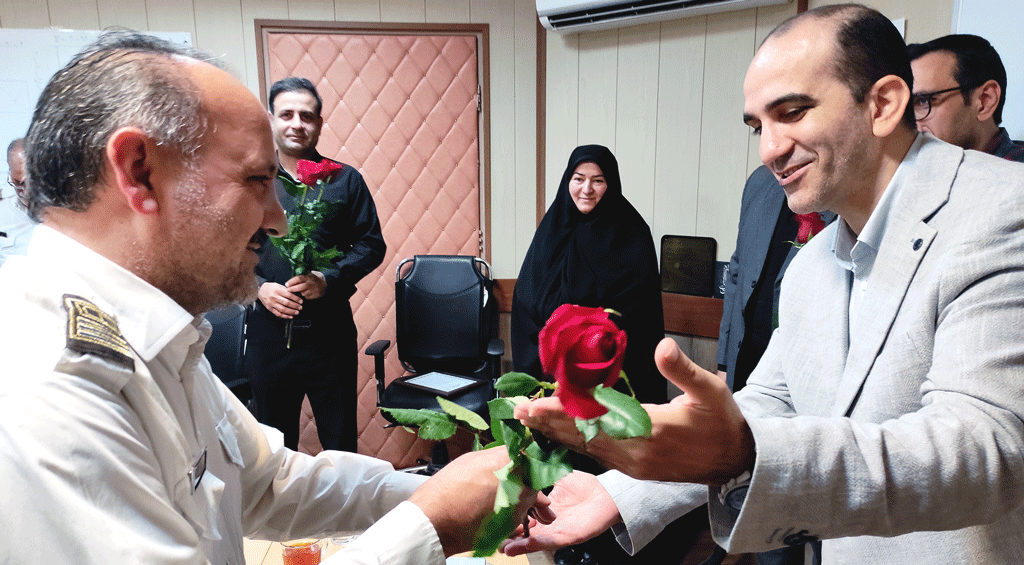تجلیل از مسئول و پرسنل حراست بیمارستان امام خمینی(ره) اردبیل