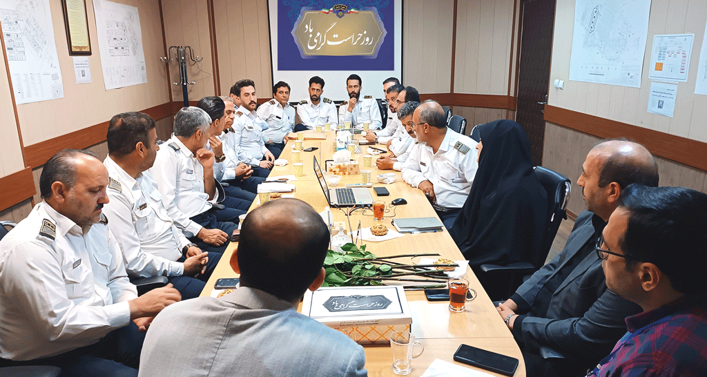 تجلیل از مسئول و پرسنل حراست بیمارستان امام خمینی(ره) اردبیل