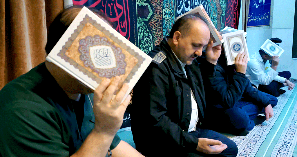برگزاری مراسم احیای شب قدر