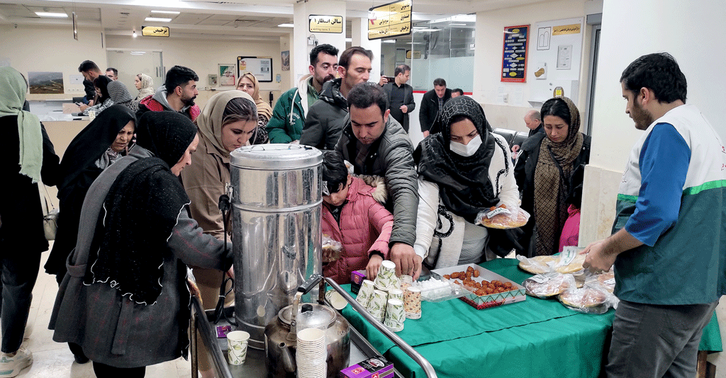 پذیرائی افطاری ساده بصورت رایگان به مراجعین