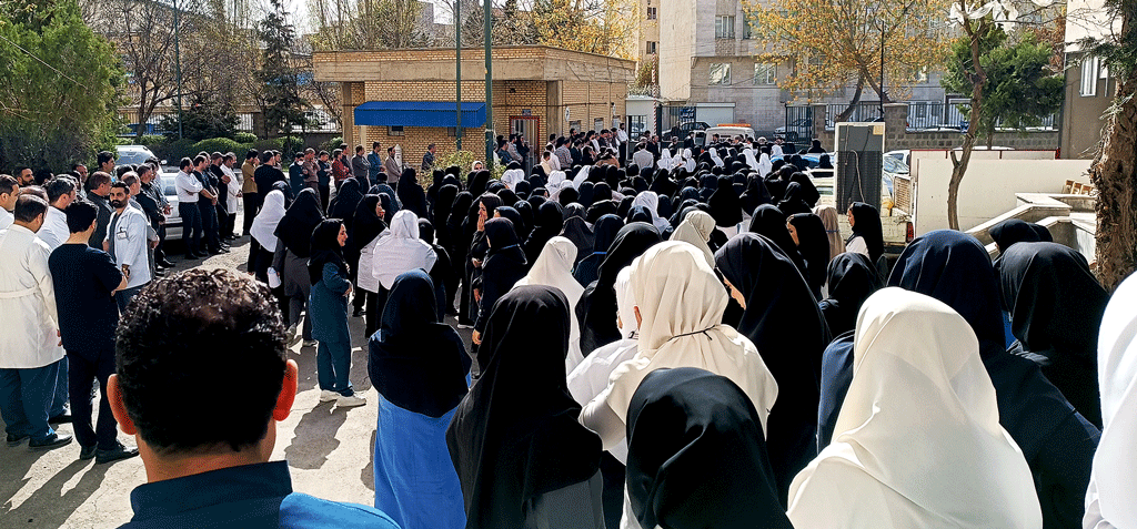 بدرقه و وداع با خانم مهری قنبرین در بیمارستان امام خمینی(ره) اردبیل