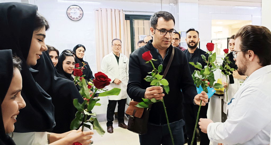 تجلیل از همکاران بخش آزمایشگاه بیمارستان