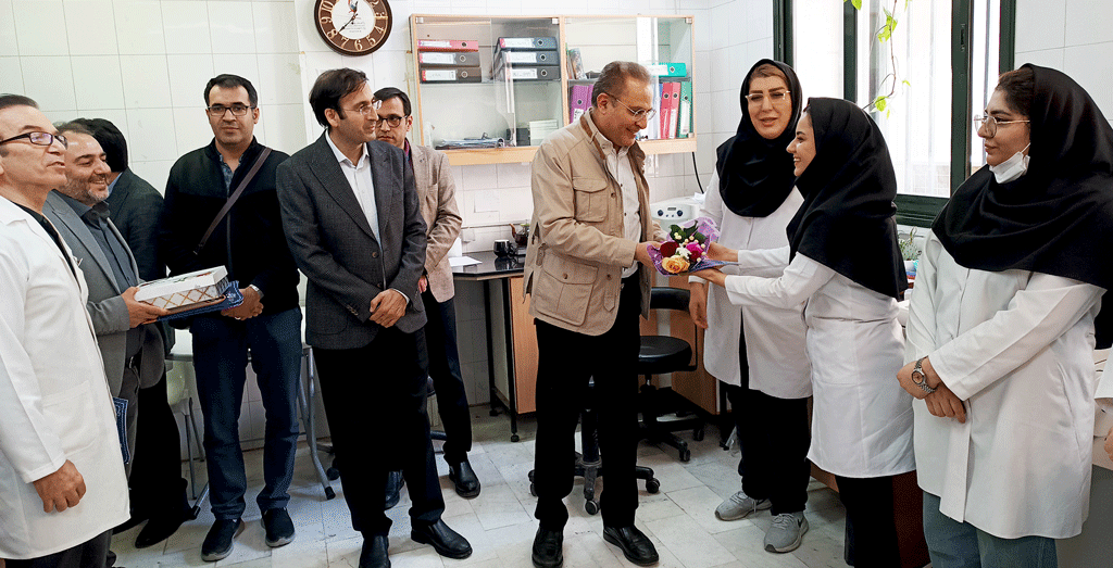 تجلیل از کارکنان آزمایشگاه بیمارستان امام خمینی(ره) اردبیل بمناسبت روز علوم آزمایشگاهی