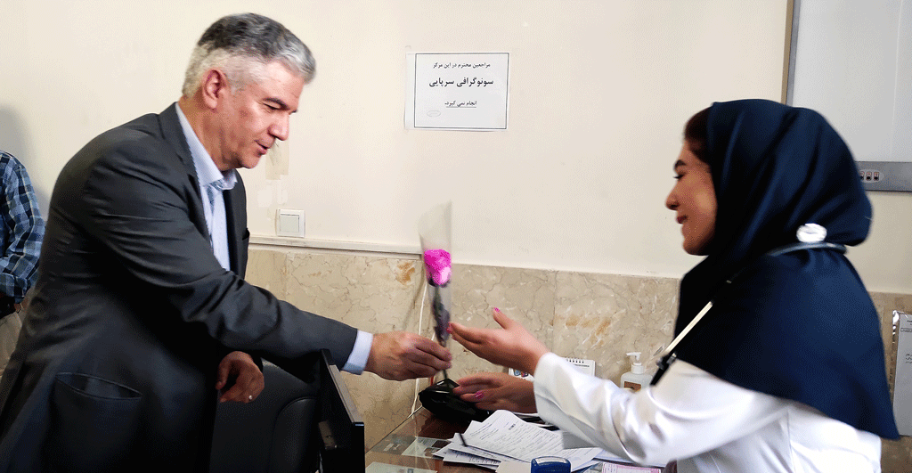 تجلیل از پزشکان بیمارستان با حضور معاون درمان وزیر بهداشت