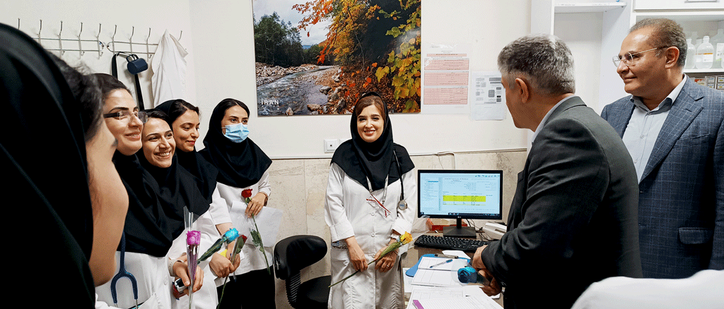 تجلیل از پزشکان بیمارستان با حضور معاون درمان وزیر بهداشت