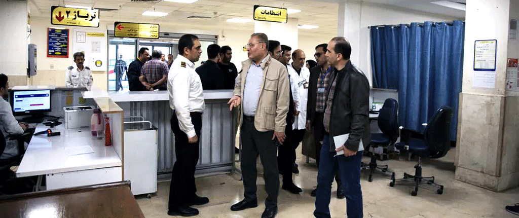 بازدید رئیس دانشگاه از بخش های مختلف بیمارستان امام خمینی(ره) اردبیل
