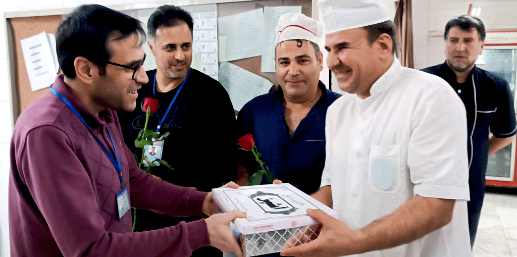 تجلیل از همکاران آشپز بیمارستان