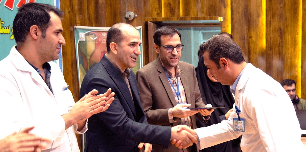 برگزاری مراسم گرامیداشت روز پرستار در بیمارستان