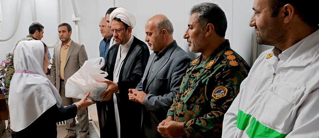 تجلیل از مدافعان سلامت بخش اورژانس بیمارستان توسط کارکنان یگان ویژه استان