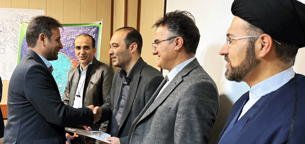 تجلیل از فعالان قرآنی بیمارستان به مناسبت هفته قرآن و عترت دانشگاه ها