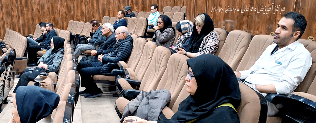 برگزاری سمینار دو روزه تازه های کوید19 در سالن همایش بیمارستان امام خمینی(ره) اردبیل