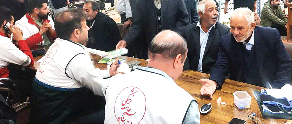 برپایی میز خدمت و ایستگاه سلامت در محل مصلی اردبیل