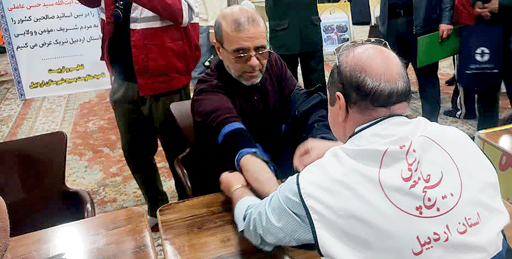 برپایی میز خدمت و ایستگاه سلامت در محل مصلی اردبیل