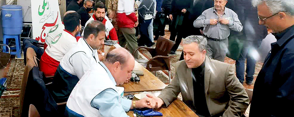 برپایی میز خدمت و ایستگاه سلامت در محل مصلی اردبیل