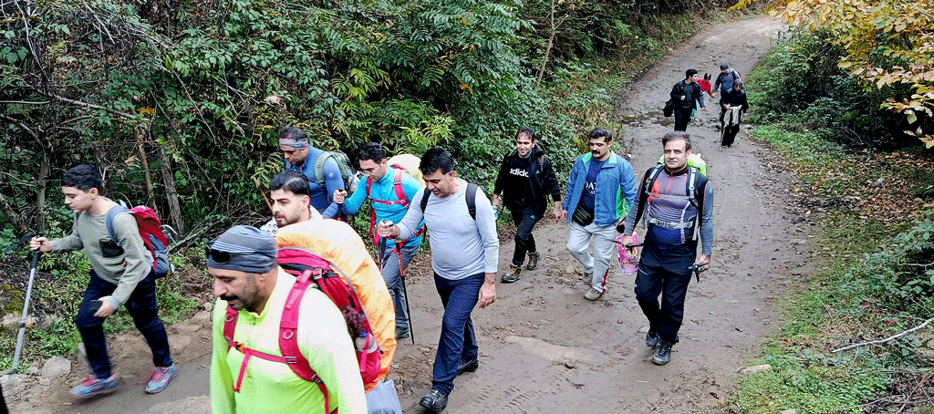 برگزاری اردوی فرهنگی ورزشی به مناسبت گرامیداشت هفته بسیج