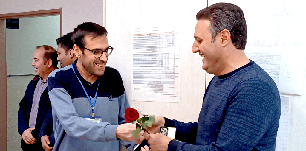 تجلیل از نمایندگان بیمه های مستقر در بیمارستان همزمان با روز بیمه