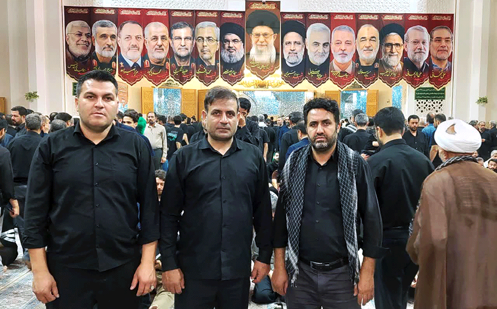 حضور جمعی از کارکنان بیمارستان امام خمینی(ره) اردبیل در مراسم زیارت و بدرقه پیکر رهبر شهید انقلاب در شهرستان قم و مسجد جمکران