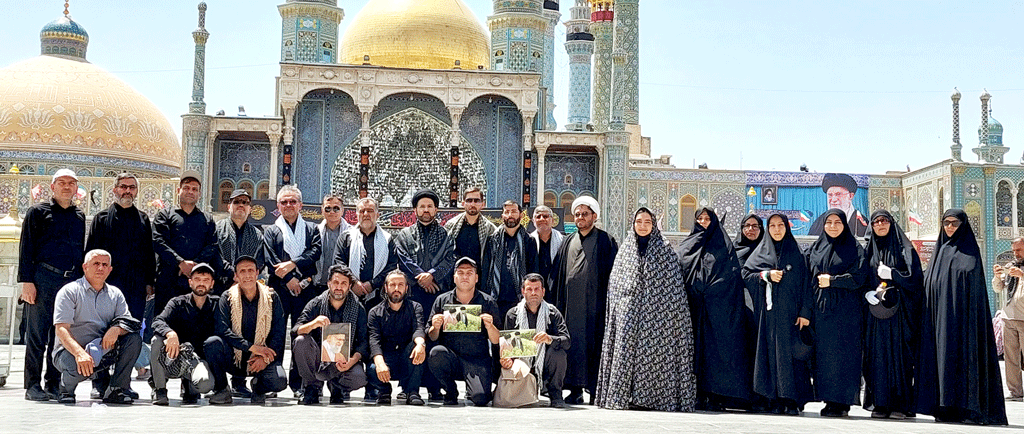 حضور جمعی از کارکنان بیمارستان امام خمینی(ره) اردبیل در مراسم زیارت و بدرقه پیکر رهبر شهید انقلاب در شهرستان قم و مسجد جمکران