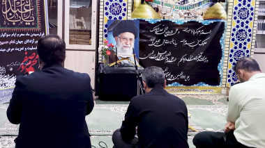 برگزاری مراسم زیارت عاشورا و عزاداری بمناسبت تشییع پیکر مطهر رهبر شهید در بیمارستان امام خمینی(ره) اردبیل
